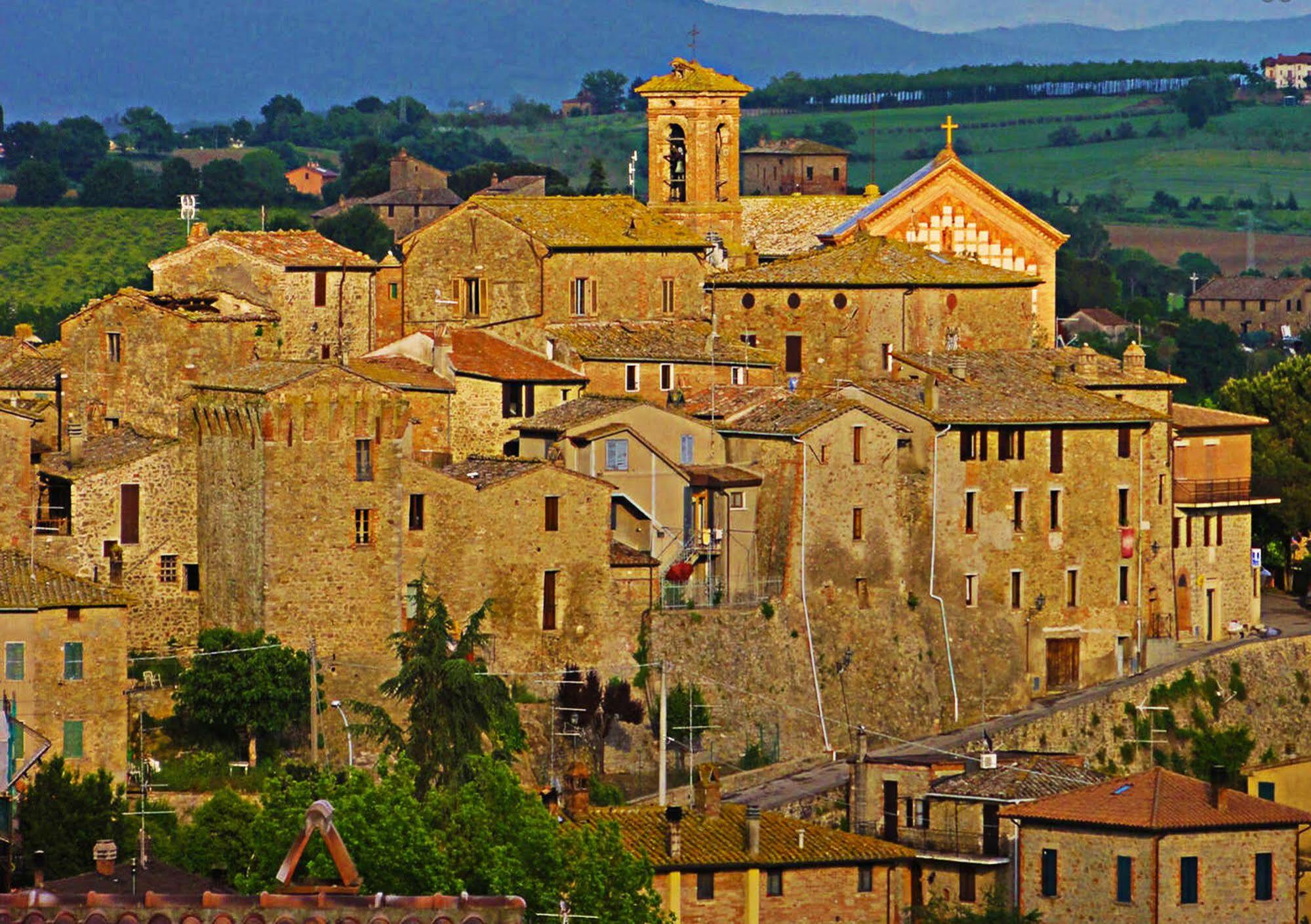 Un Petit Paradis Castiglione della Valle Екстериор снимка