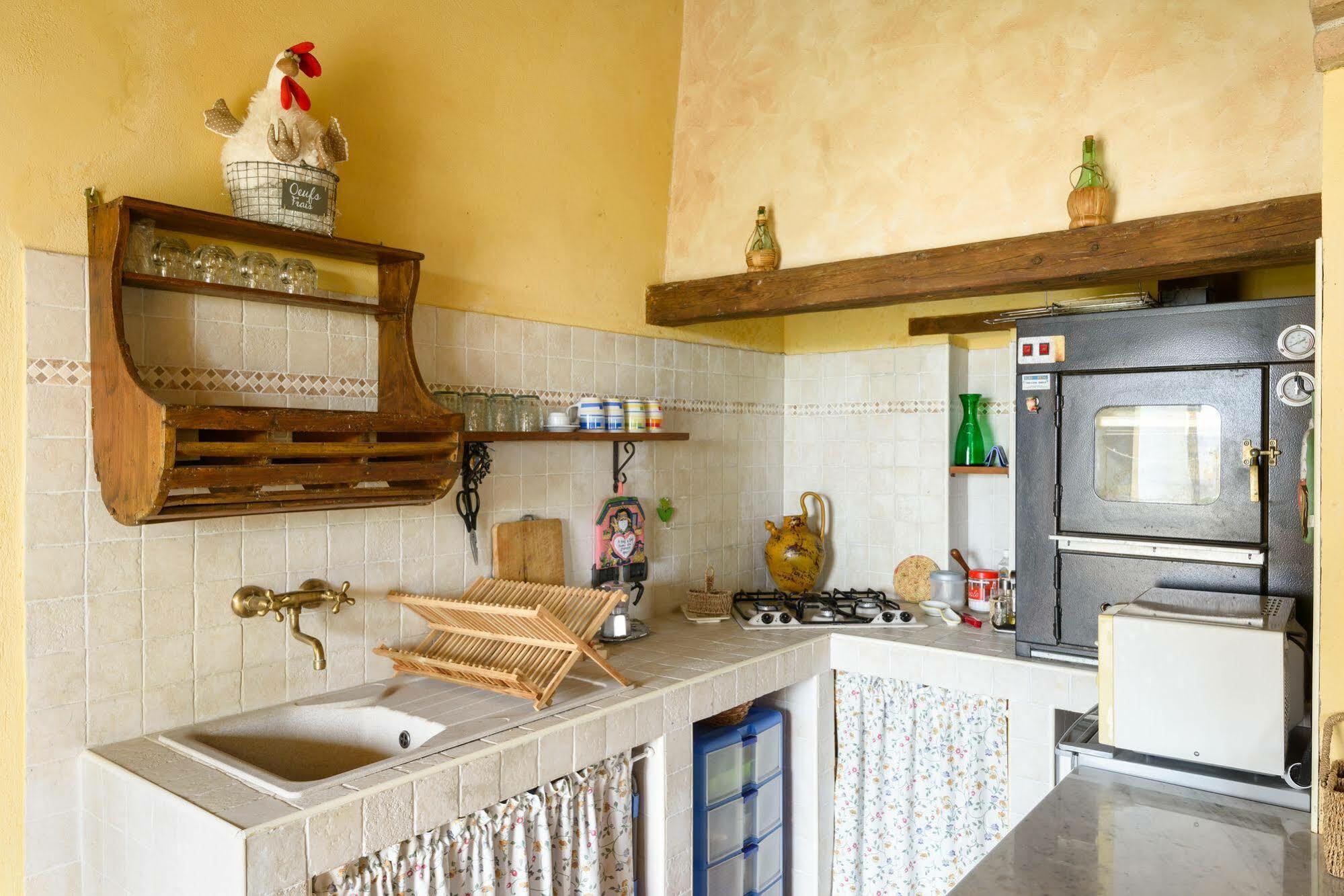 Un Petit Paradis Castiglione della Valle Екстериор снимка