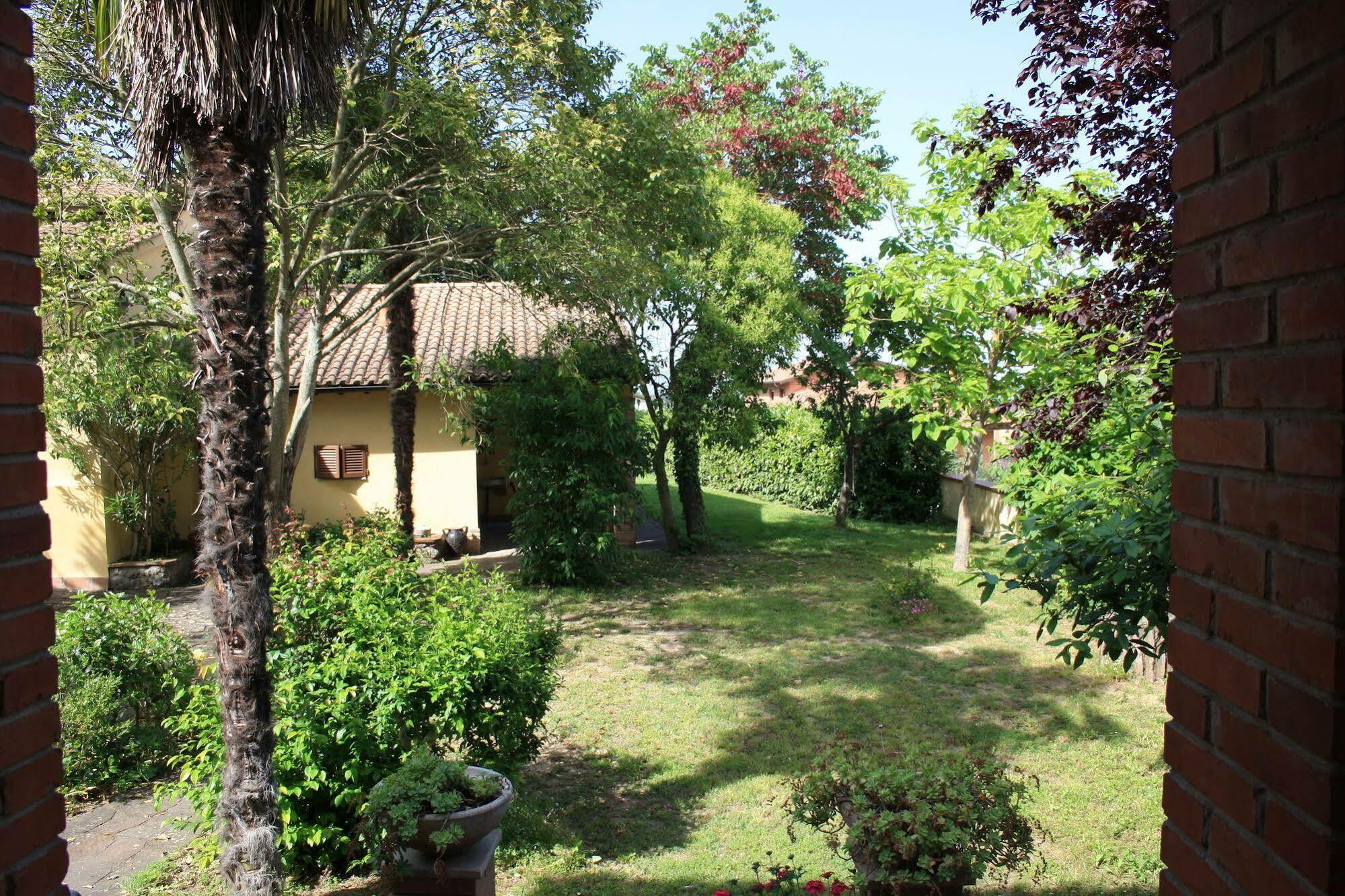 Un Petit Paradis Castiglione della Valle Екстериор снимка